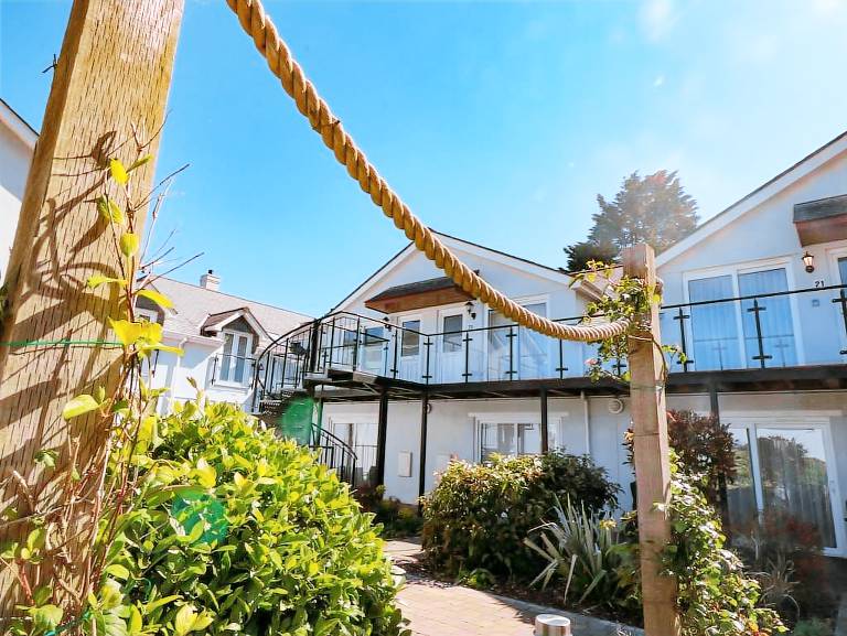 Cabin Salcombe
