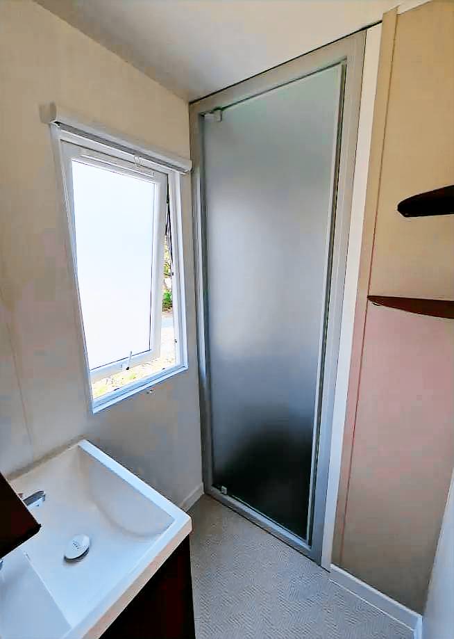 Mobile home with 2 rooms for 4 persons — photo 5