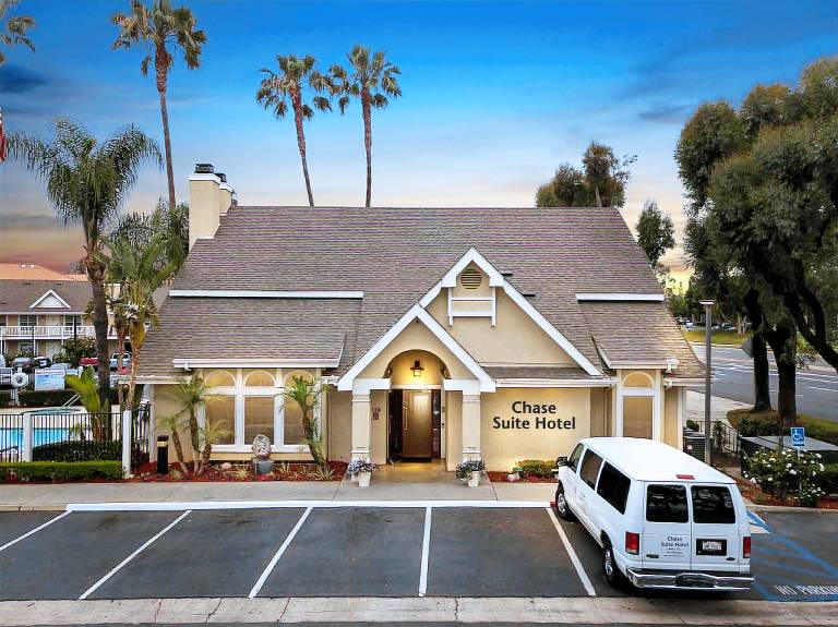 Chase Suites Hotel Brea — photo 5