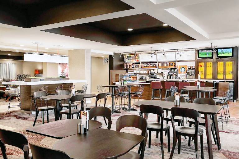 Courtyard by Marriott Topeka — photo 3