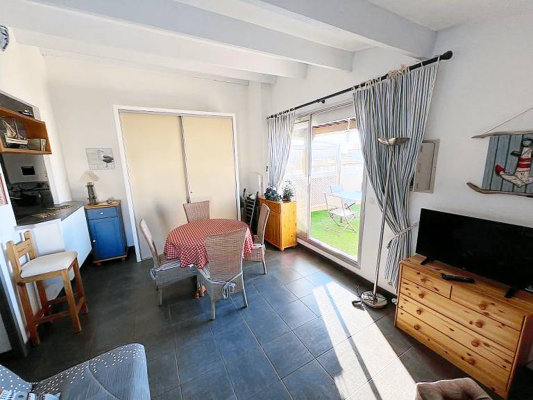 Apartment with 1 room for 4 persons — photo 5