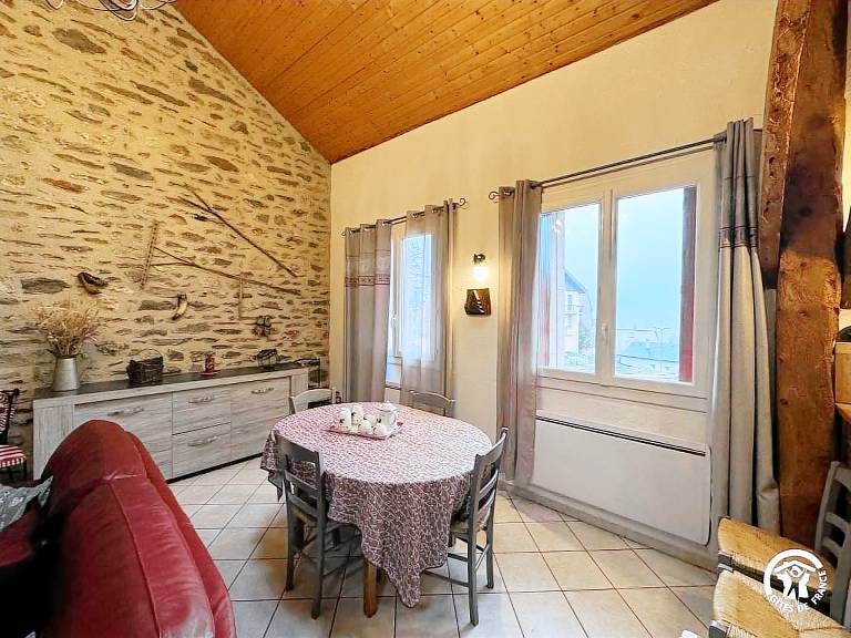 Beautiful gite with barbeque & yard | Pet-friendly — photo 3