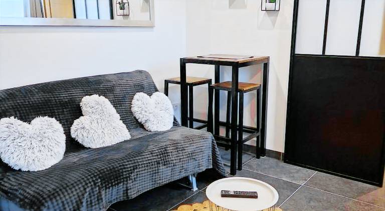 Apartment with 1 room for 2 persons in Montreuil