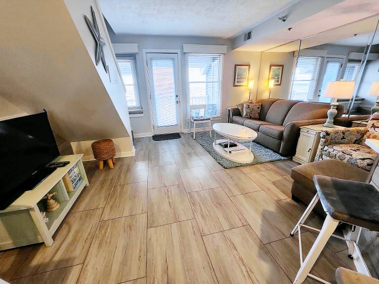 Condo Acme