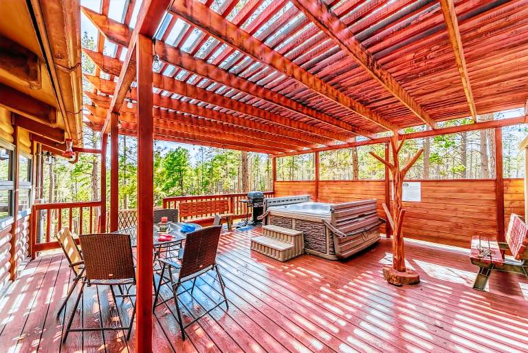 Deer Meadows: Adorable Ruidoso Cabin with Private Hot Tub! — photo 4