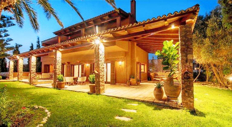 Villa with terrace, BBQ & private pool — photo 4