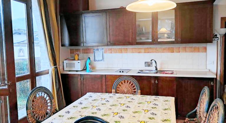 Holiday apartment with pool, terrace & grill — photo 4