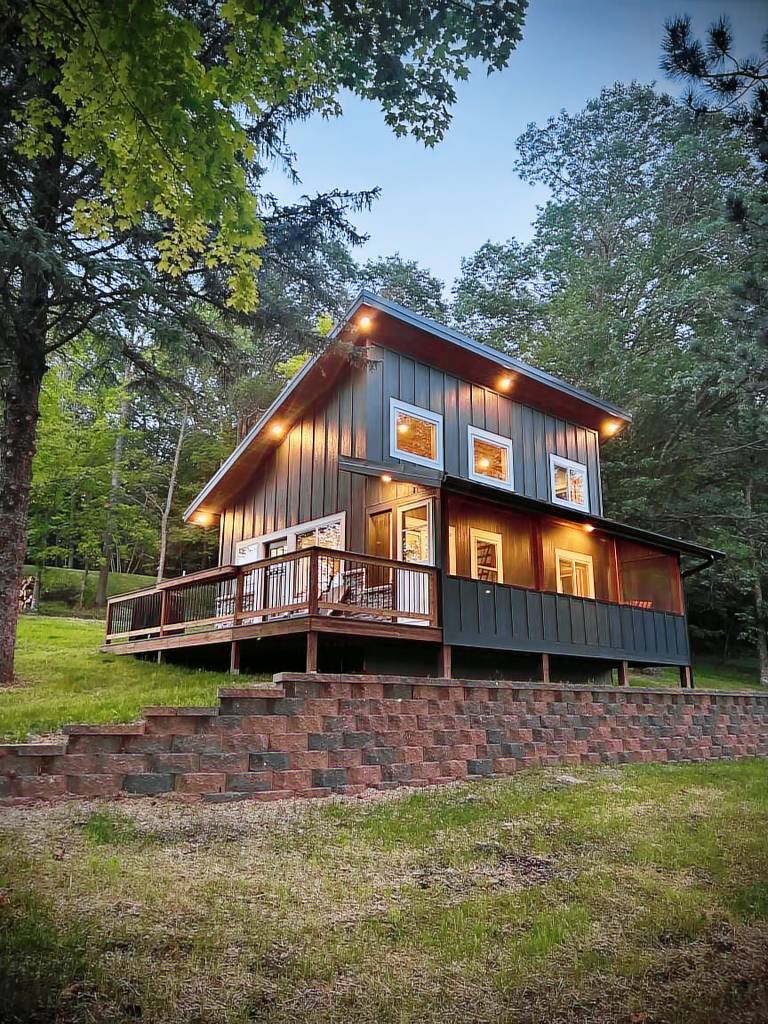 Cabin Wolf Lake
