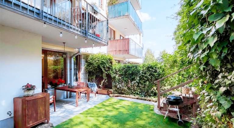 Rental apartment with yard — photo 4