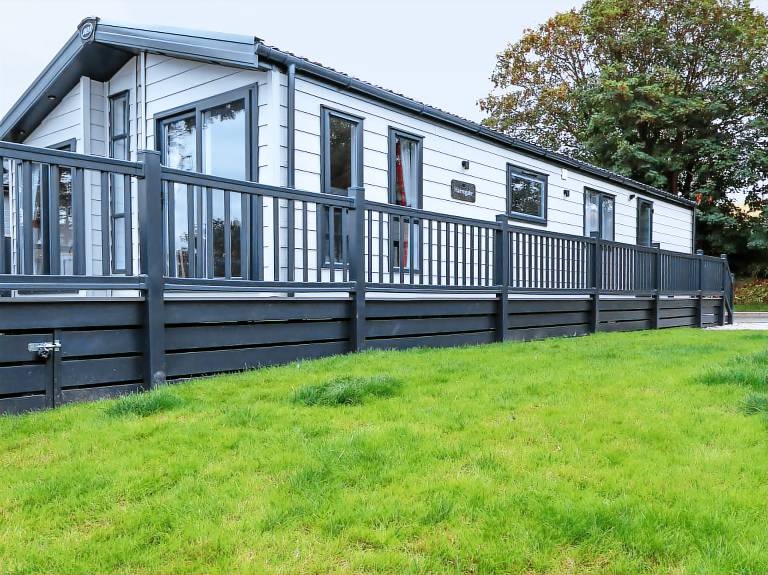 Children-friendly nice cottage with sauna, yard & pool | Beach view | Pets are welcome — photo 2