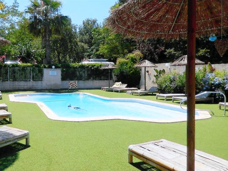 Children-friendly pleasant mobile home with heated pool & patio | Pets allowed — photo 3