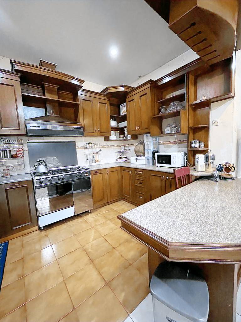 300 m² Villa