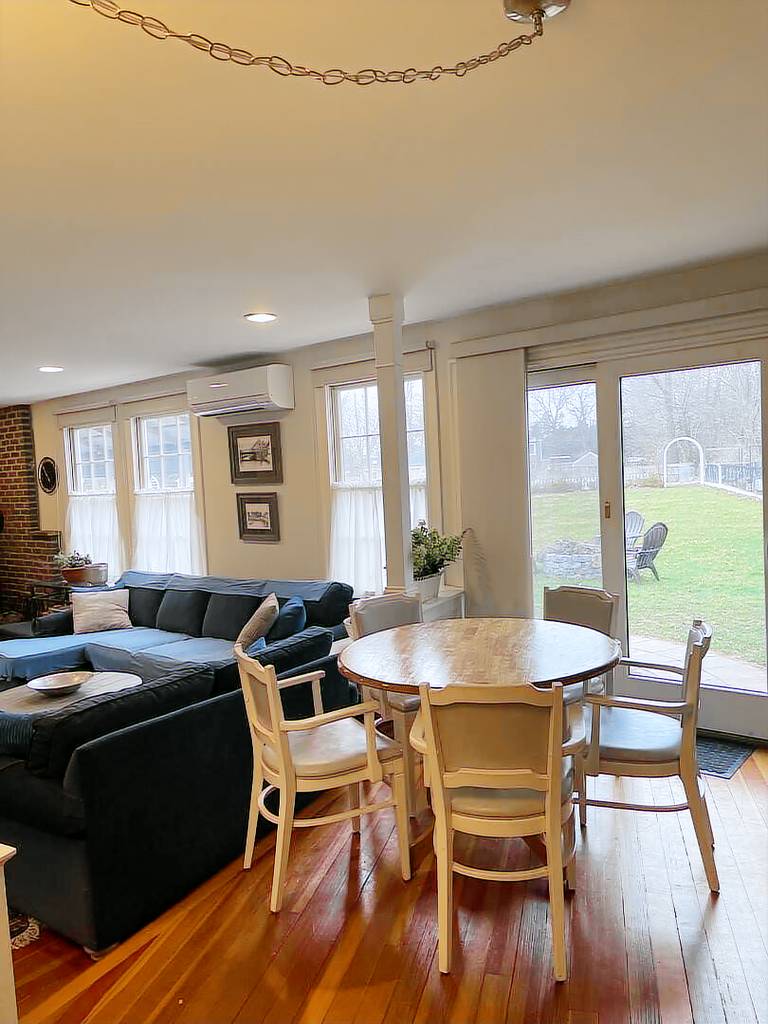 Apartment with garden — photo 4