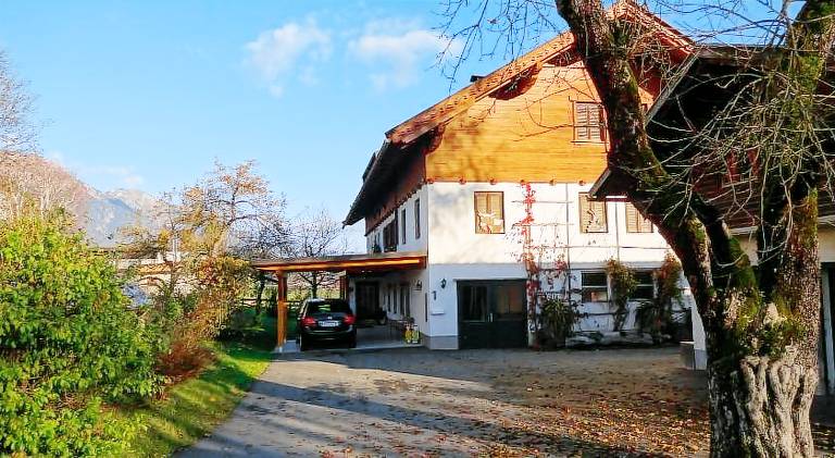Apartment with garden & BBQ in Hermagor-Pressegger See