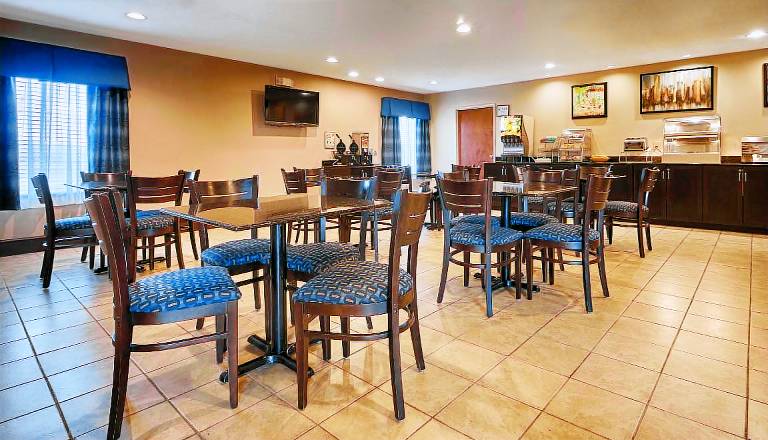 SureStay Plus by Best Western Roanoke Rapids I 95 — photo 4