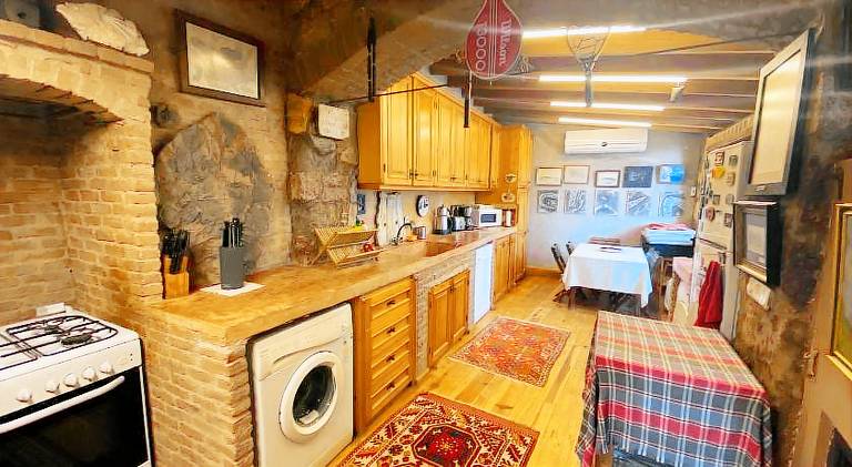 Fully equipped vacation home with yard, grill & patio | Suitable for remote work | Pets allowed — photo 3