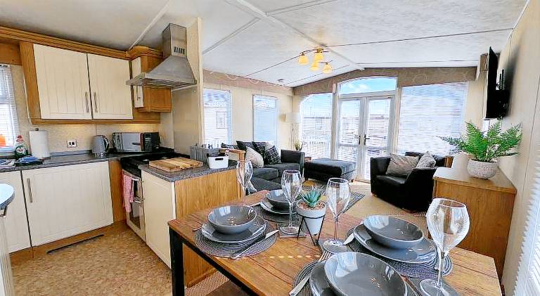 Millfields Holiday Park - The Balmoral - Coastal Caravan Breaks — photo 2