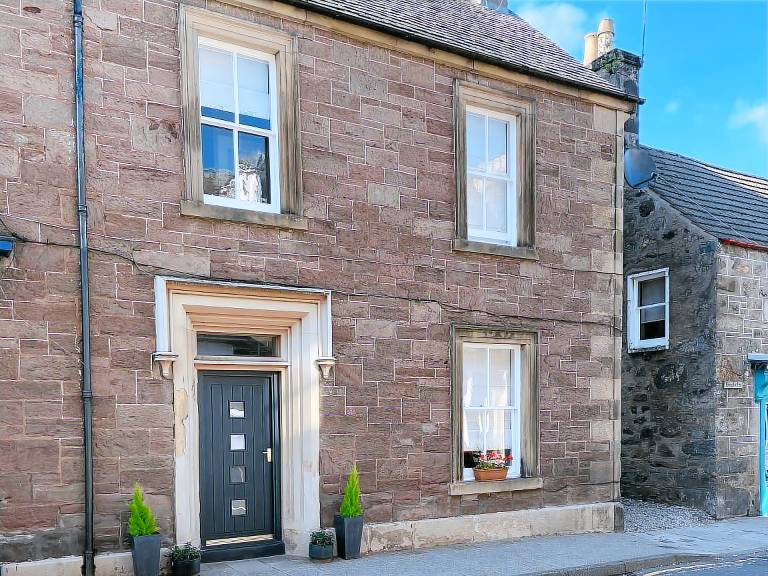 Cottage  Comrie