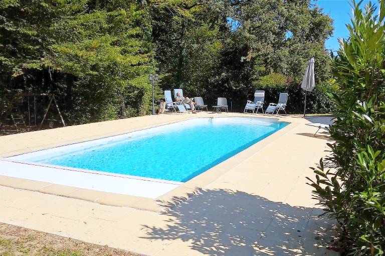 Villa with pool, terrace & garden | Nature view in Poitiers