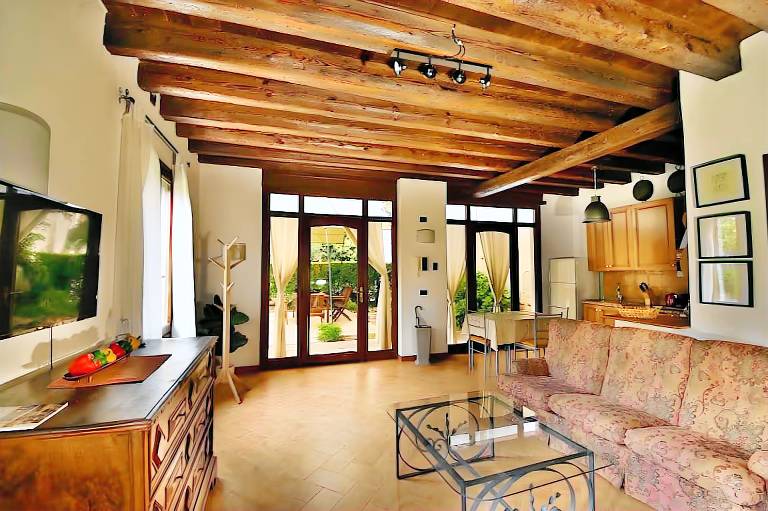 Apartment with BBQ, terrace & garden in Treviso