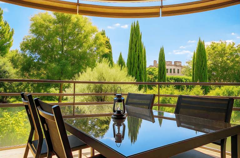 De Standing Avignon Apartment with Wi-Fi and Air Conditioning in Avignon