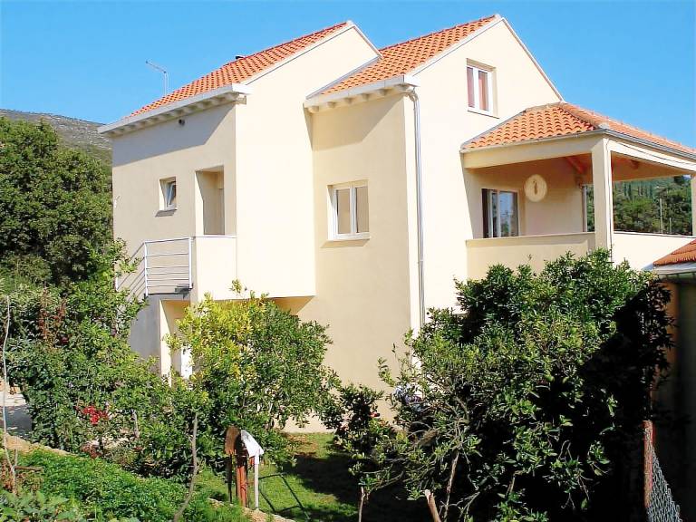 Apartament Molunat