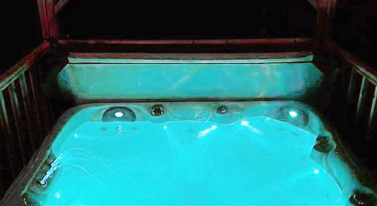 Hot Tub Cottage - Cross Lane — photo 5