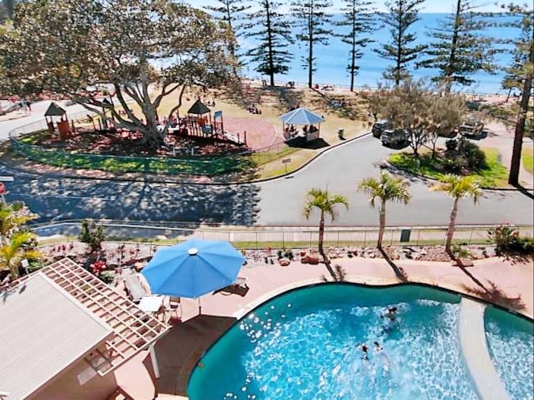 Norfolks on Moffat Beach Resort