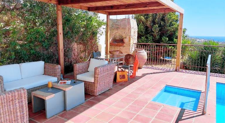Villa with jacuzzi, barbecue & private pool — photo 5