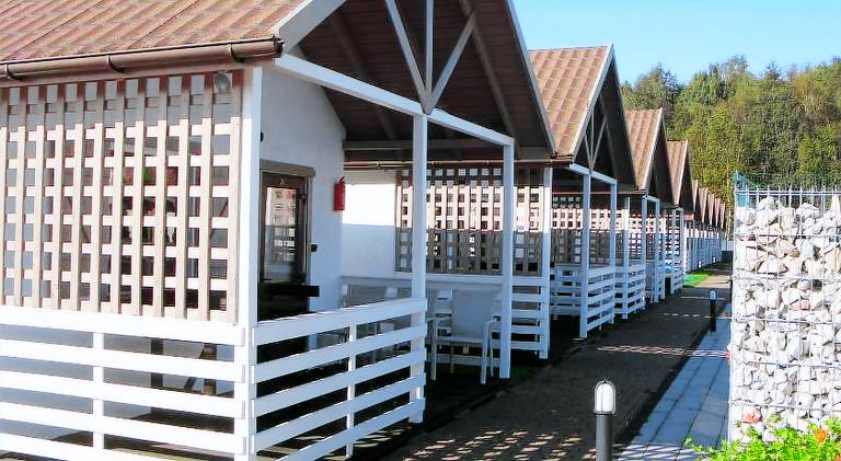 Lodge with patio, pool & garden | Pets are welcome — photo 4