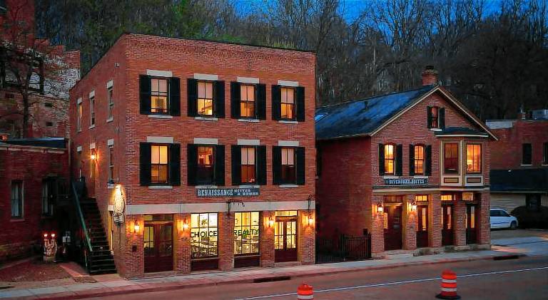 Riverboat Suites in Galena, IL