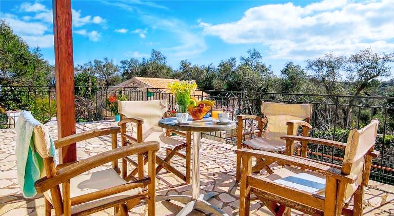 Holiday apartment with terrace & garden in Paxos