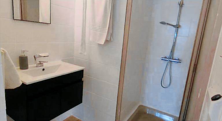 Holiday apartment with pool — photo 2