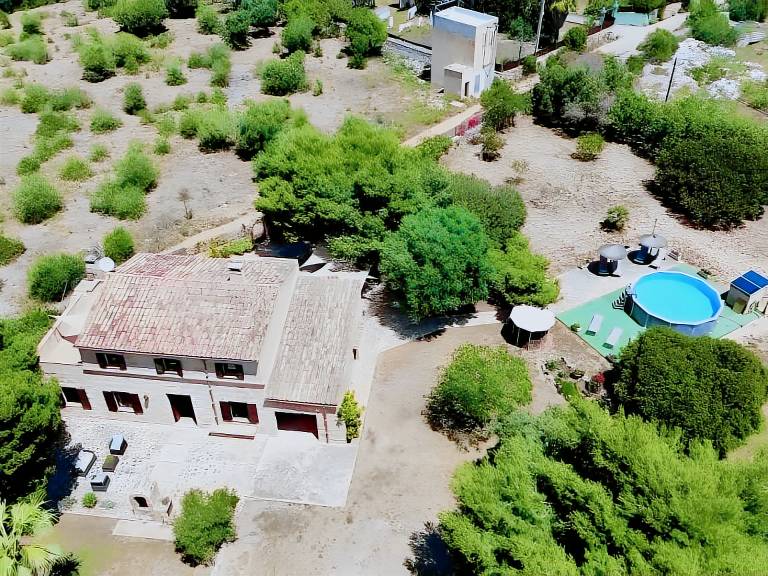 Family-oriented vacation home with pool, patio & barbecue | Garden view | Good for workation | Pets are welcome — photo 2