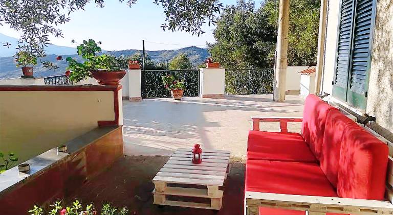 Pleasant vacation home with barbecue, patio & garden | Pets are welcome in Ascea