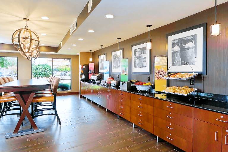 Hampton Inn Houston-Stafford — photo 4