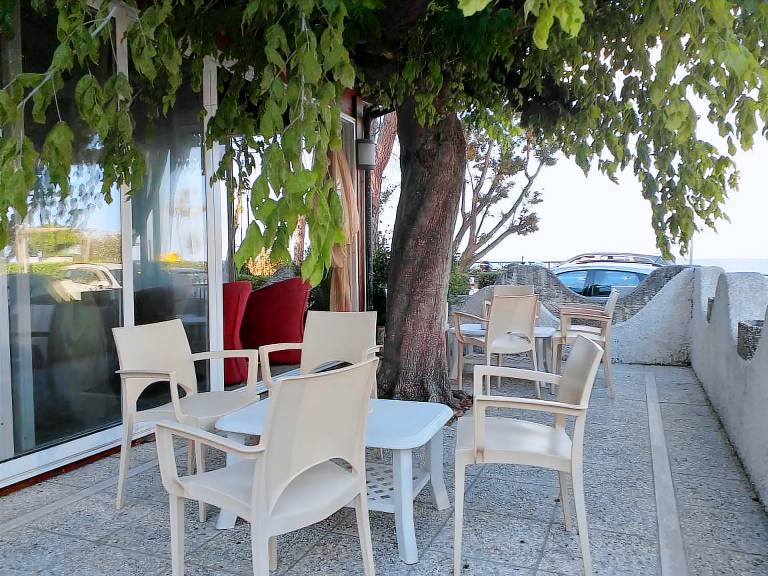 Quadruple room for a totally relaxing holiday 20 meters from the sea — photo 4
