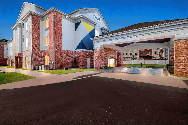 Spark by Hilton Catoosa Tulsa in Tulsa, OK