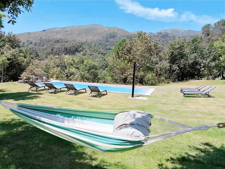 Fully equipped house with yard, pool & fast internet | Garden view | Dogs allowed — photo 2