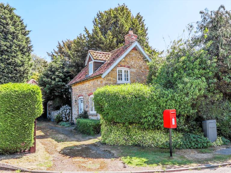 Old Blacksmiths Cottage