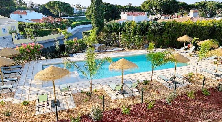 Apartment with private pool — photo 5