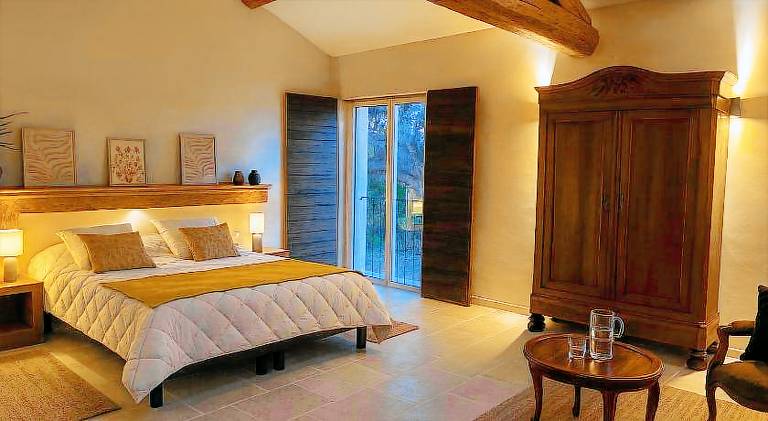 Villa with terrace, yard & private pool — photo 2