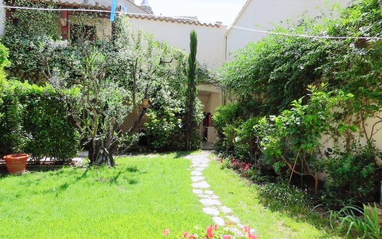 Gite with BBQ & garden | Garden view — photo 5