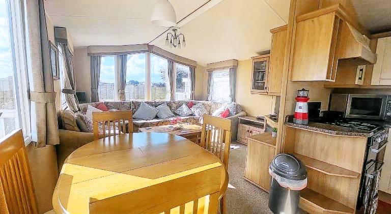 Stunning 6 Berth Caravan For Hire In Norfolk, Close To The Beach, Ref 19129S — photo 3