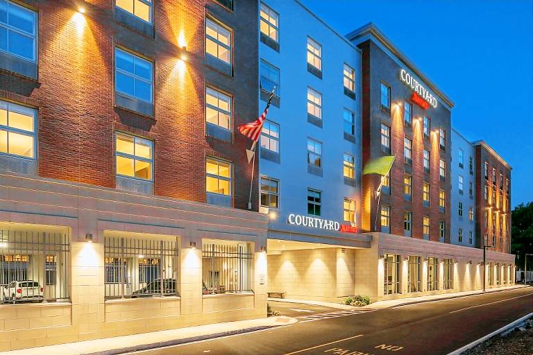 Courtyard by Marriott Edgewater NYC Area in Hudson, NY