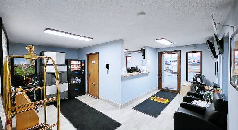 Super 8 By Wyndham Emporia — photo 3
