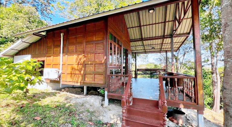 Pleasant vacation home with yard & patio | Pets allowed — photo 4