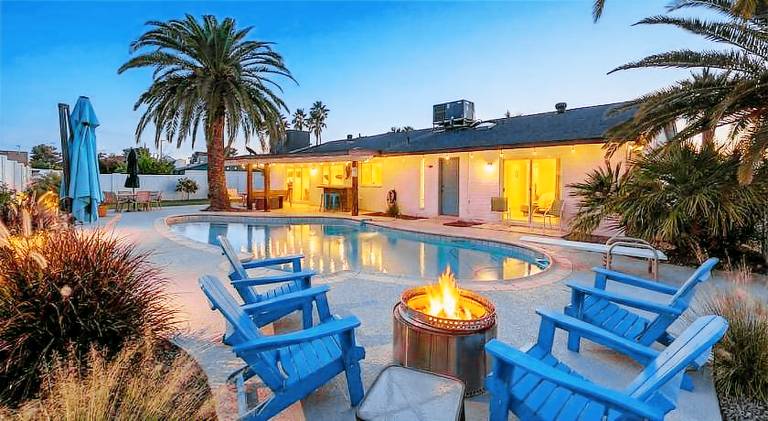 Vacation home with pool | Pets are welcome in Phoenix, AZ