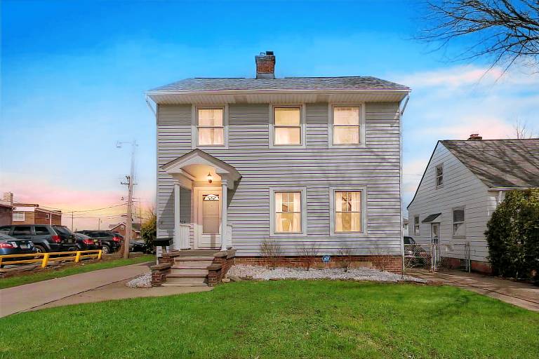 Children-friendly house with private pool, garden & patio | Pet-friendly in Independence, OH