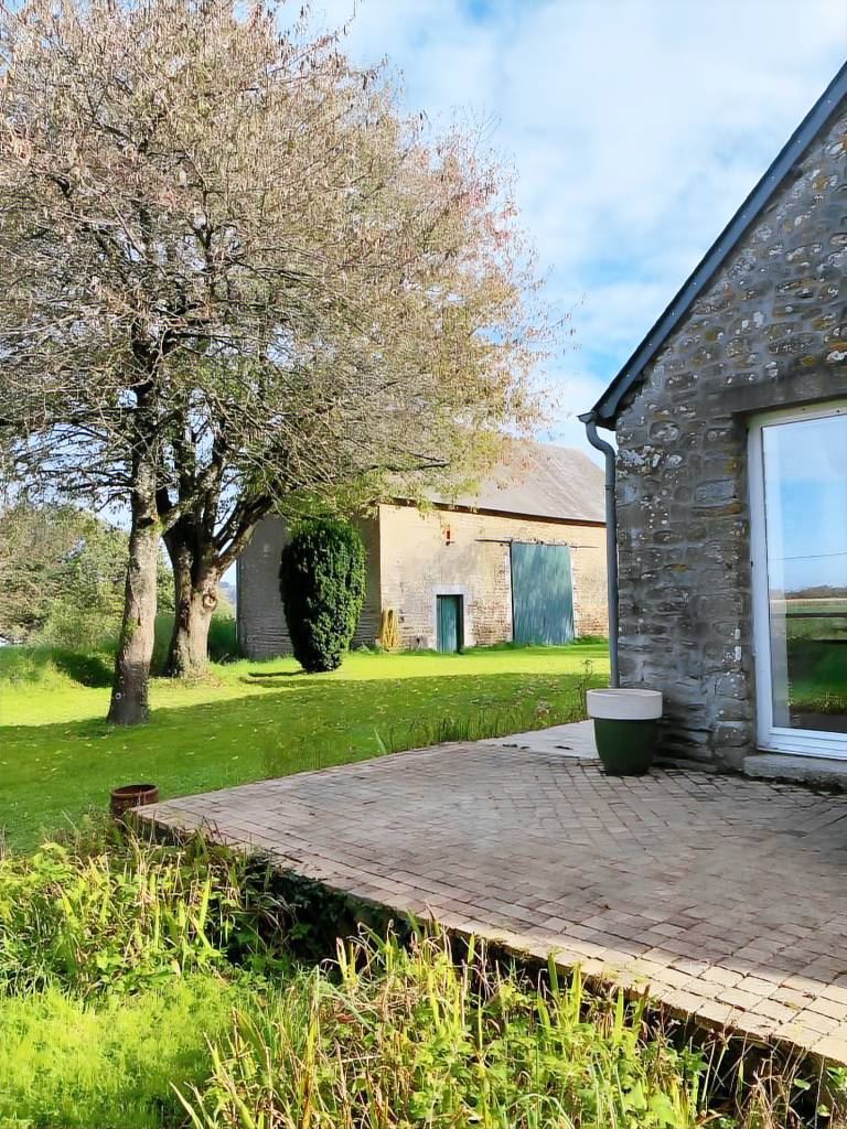 Family-oriented beautiful vacation home with garden, patio & fast internet | Garden view | Suitable for remote work | Pets are welcome in Mayenne